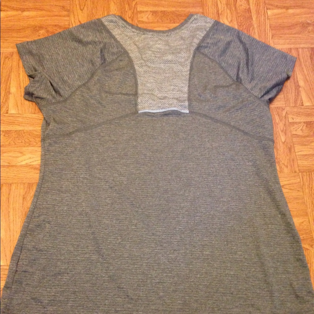 "Dri fit" athletic shirt - Picture 3 of 3